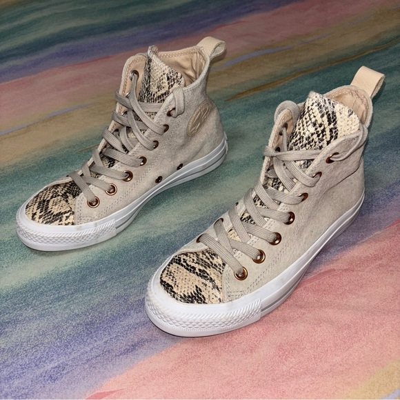 Converse Chuck Taylor All Star Hi Womens Size 5 Papyrus Ivory Snake Sneakers - Picture 2 of 9